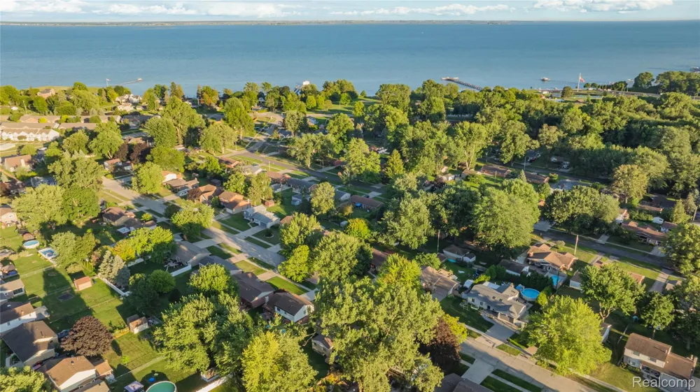 34616 Shorewood Street Chesterfield Township, MI 48047