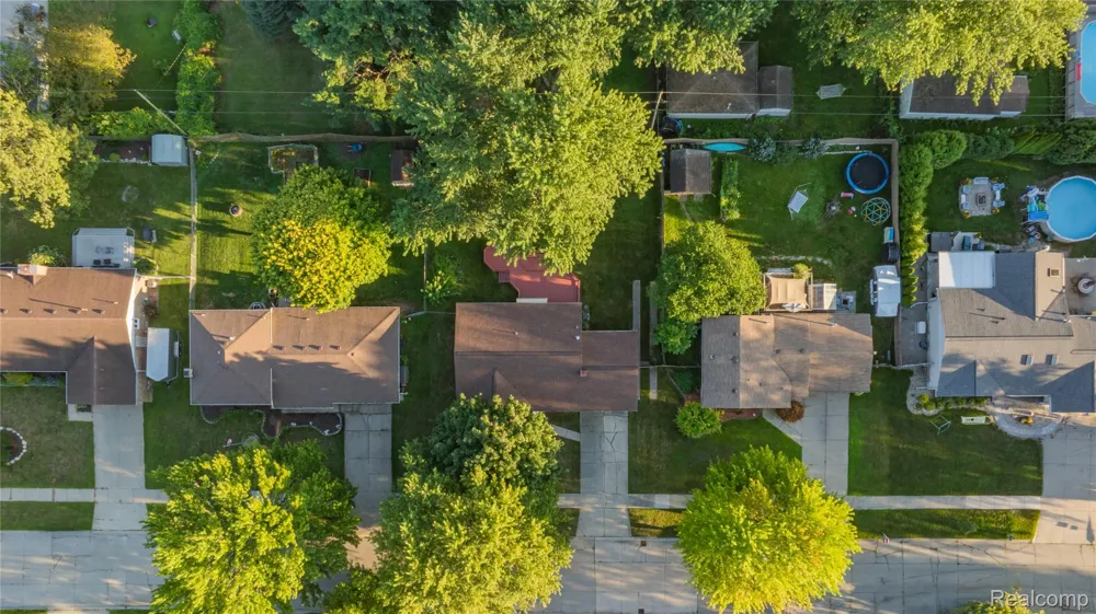 34616 Shorewood Street Chesterfield Township, MI 48047