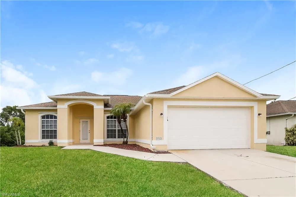 3712 12th Street SW Lehigh Acres, FL 33976
