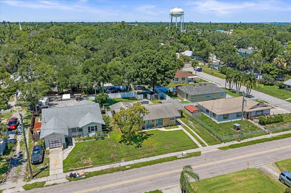 710 26TH STREET W Bradenton, FL 34205