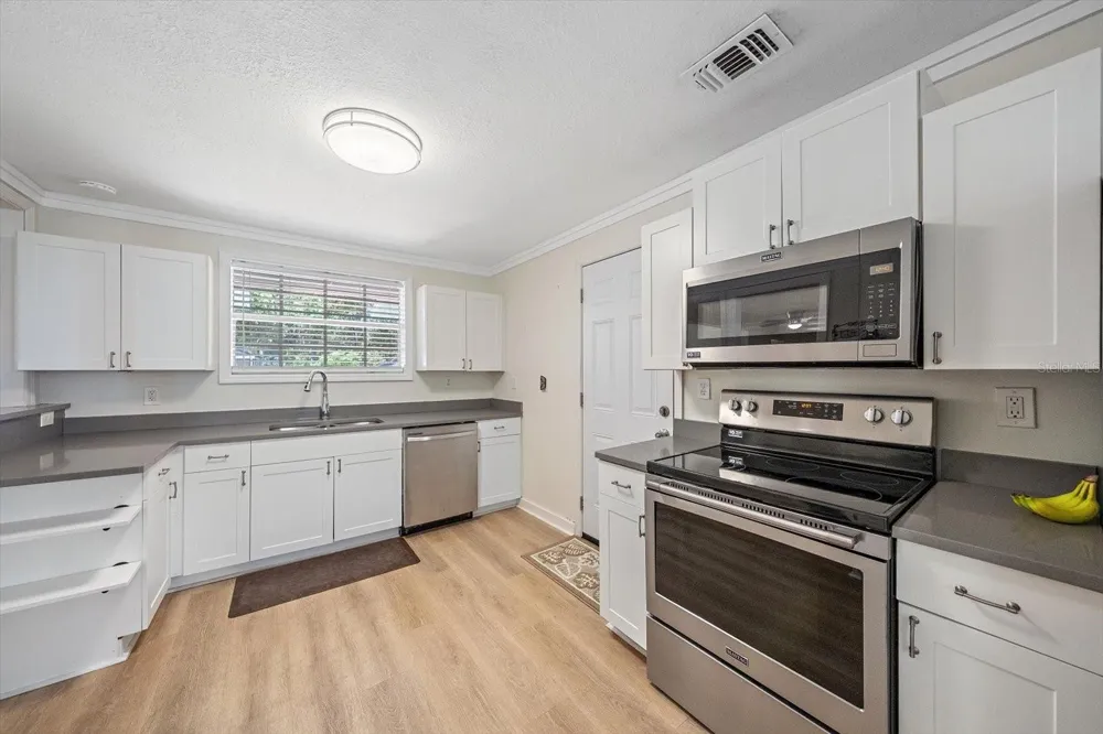 710 26TH STREET W Bradenton, FL 34205