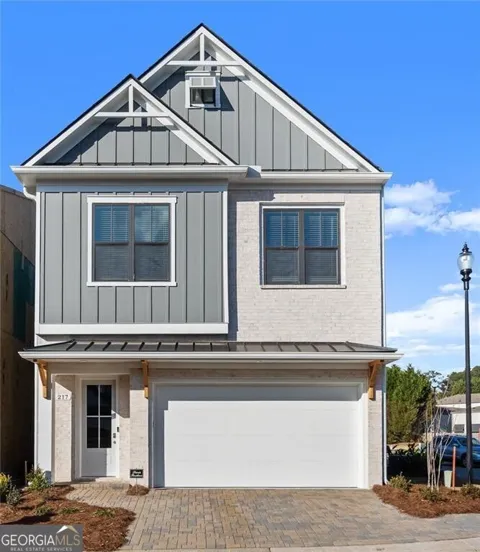 136 Village Green AVE