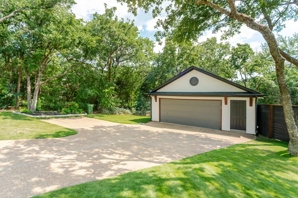 2856 Peninsula Drive Grapevine, TX 76051