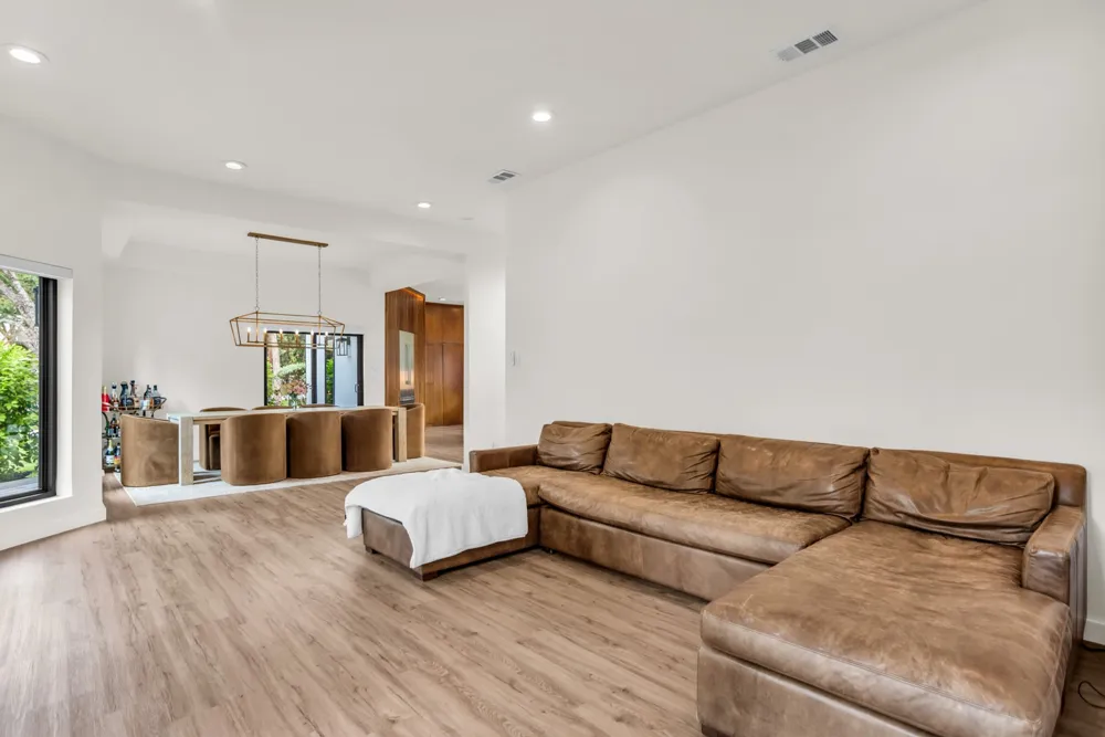 2856 Peninsula Drive Grapevine, TX 76051