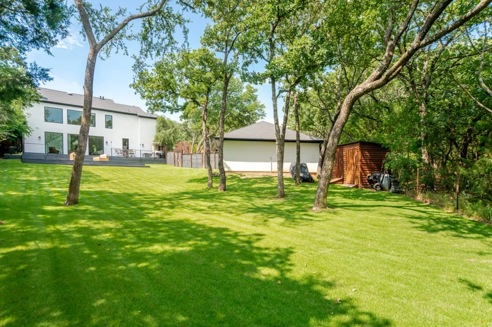 2856 Peninsula Drive Grapevine, TX 76051