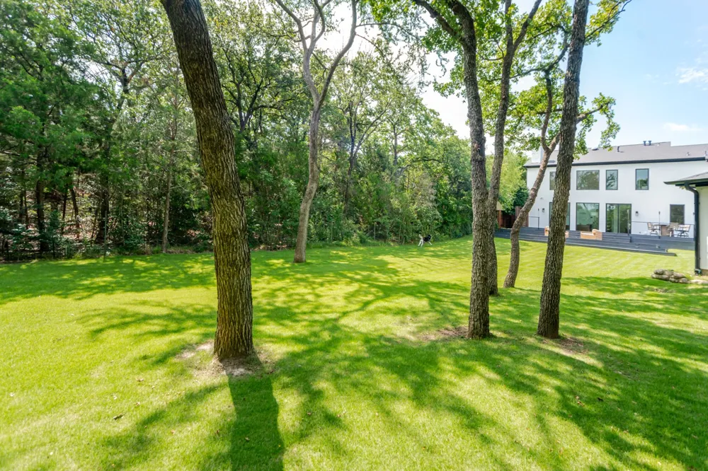 2856 Peninsula Drive Grapevine, TX 76051