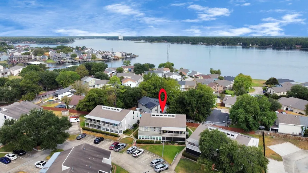 176 April Point Drive Conroe, TX 77356