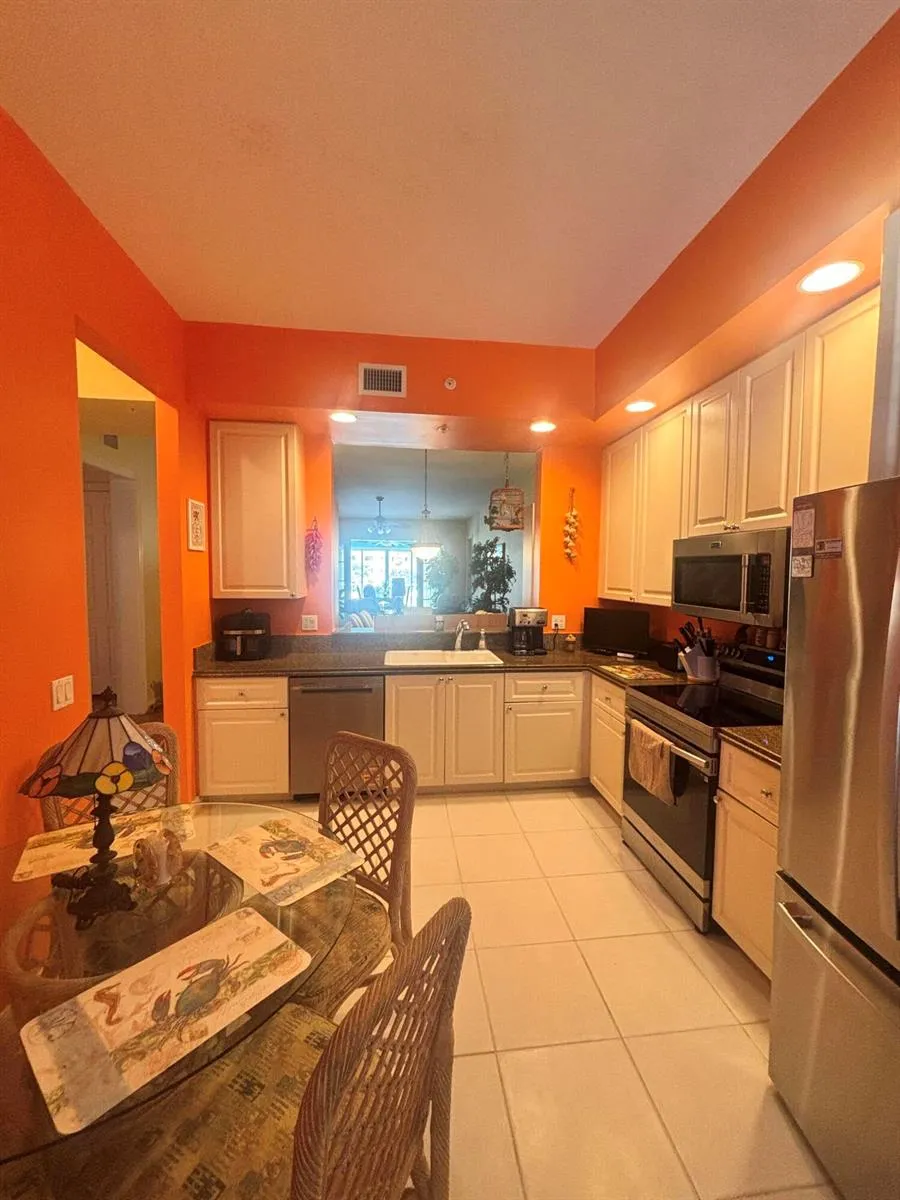 2 E HARBOUR ISLE DRIVE E #203 Fort Pierce, FL 34949