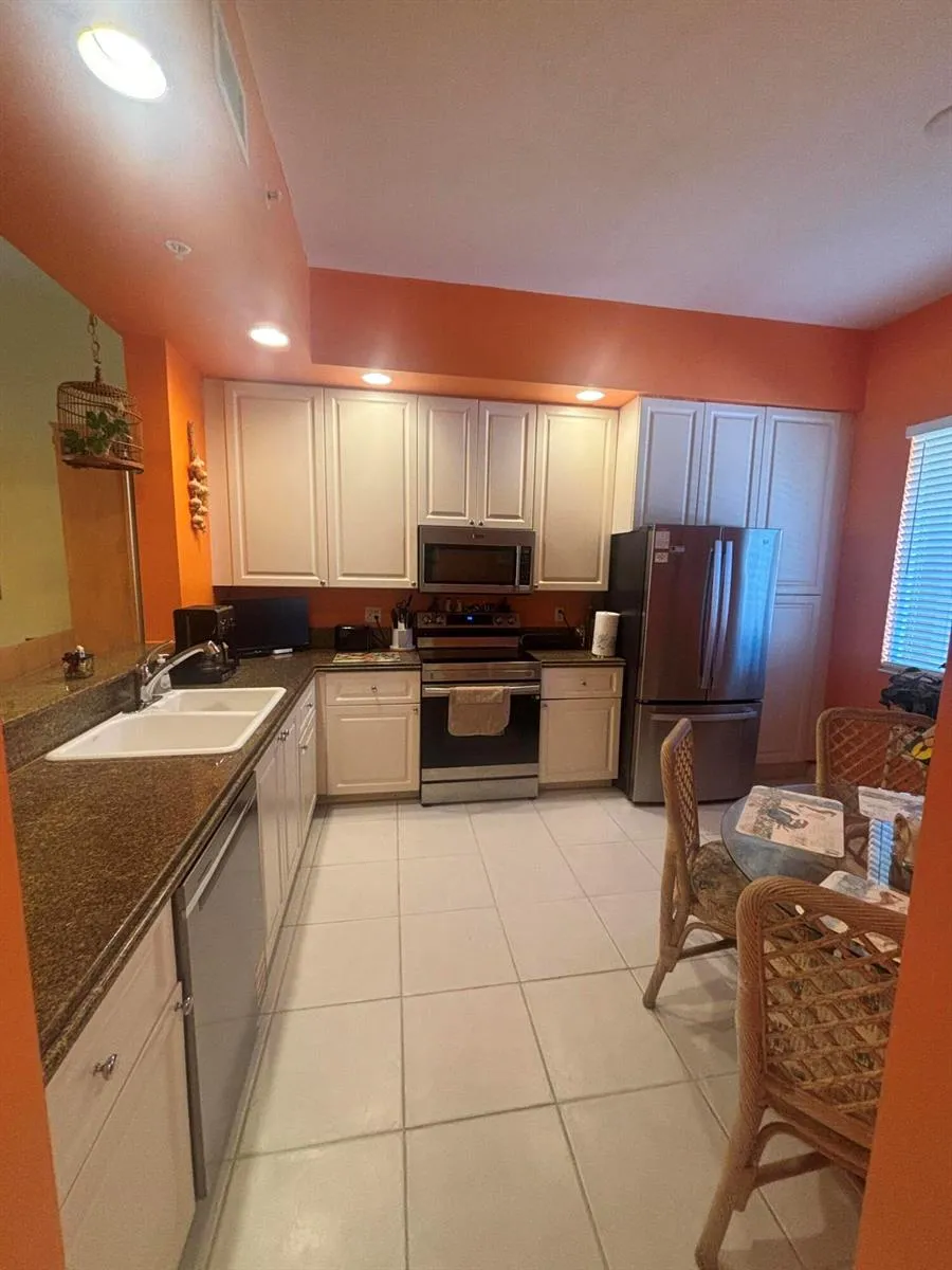 2 E HARBOUR ISLE DRIVE E #203 Fort Pierce, FL 34949