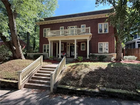 1714 Lynwood Avenue #8