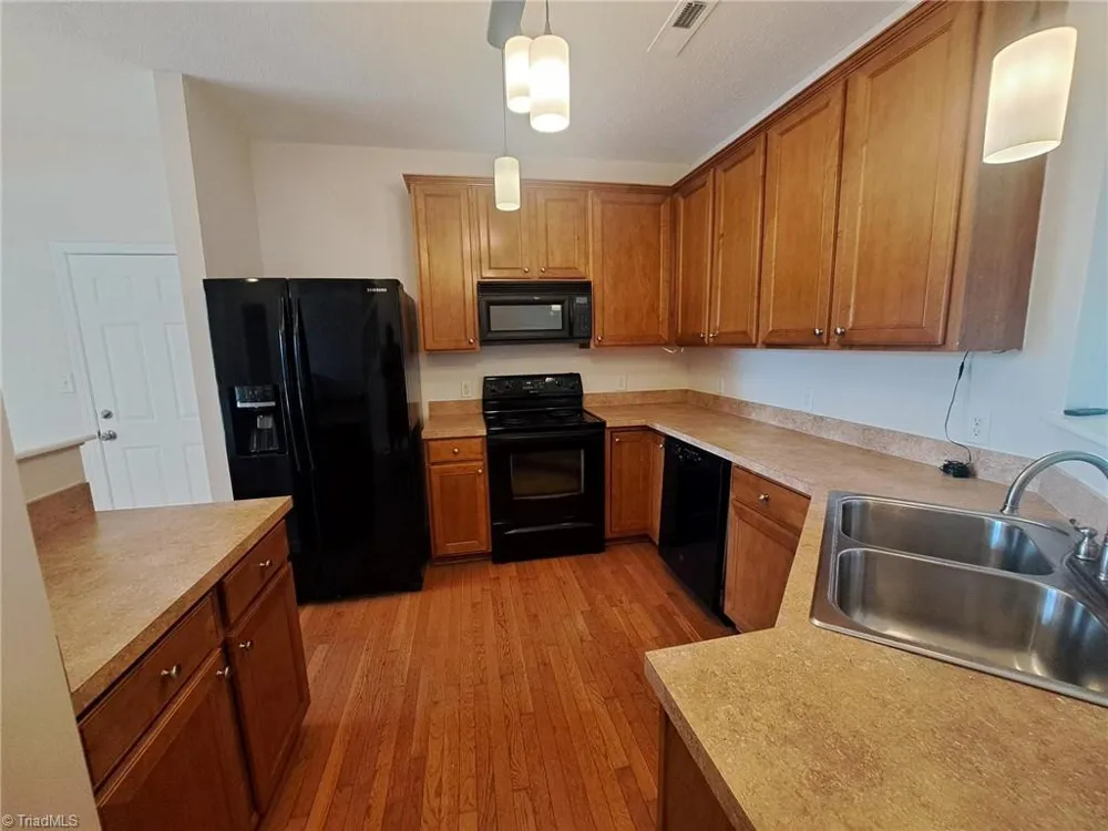 532 Rockbridge Drive Kernersville, NC 27284