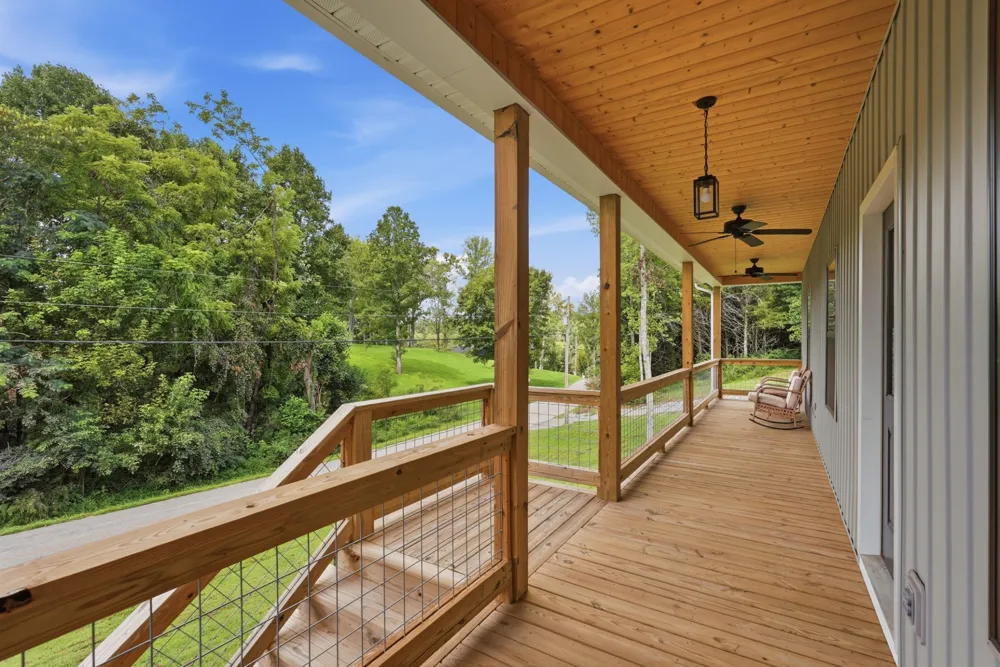 70 River Oaks Dr Sparta, TN 38583