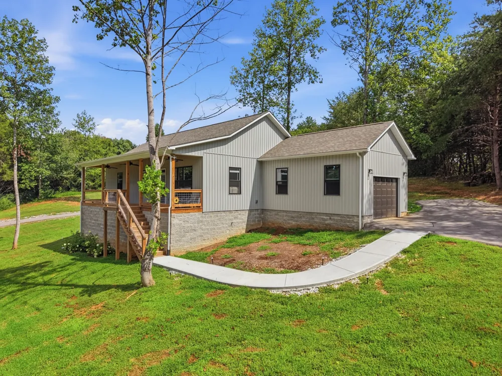 70 River Oaks Dr Sparta, TN 38583