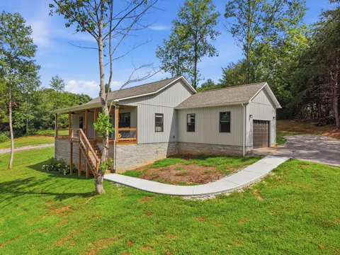 70 River Oaks Dr