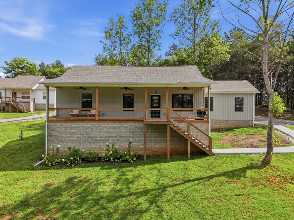 70 River Oaks Dr Sparta, TN 38583