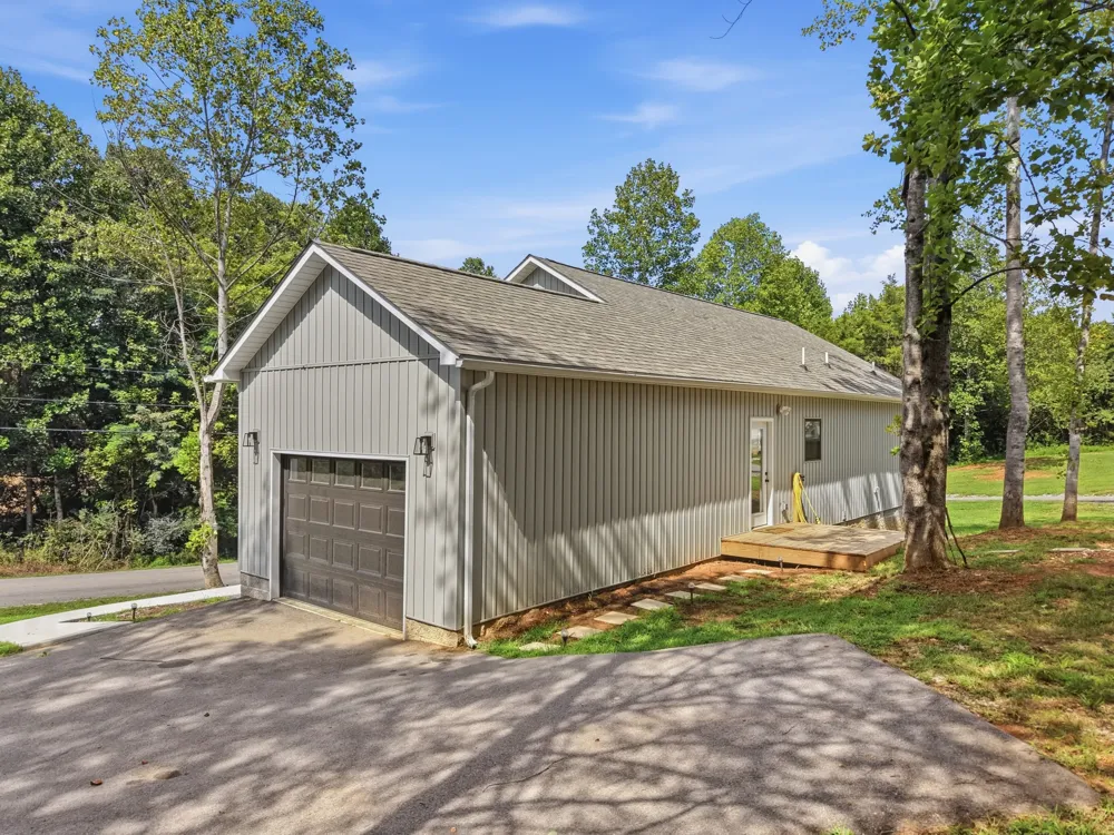 70 River Oaks Dr Sparta, TN 38583