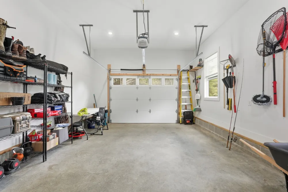 70 River Oaks Dr Sparta, TN 38583