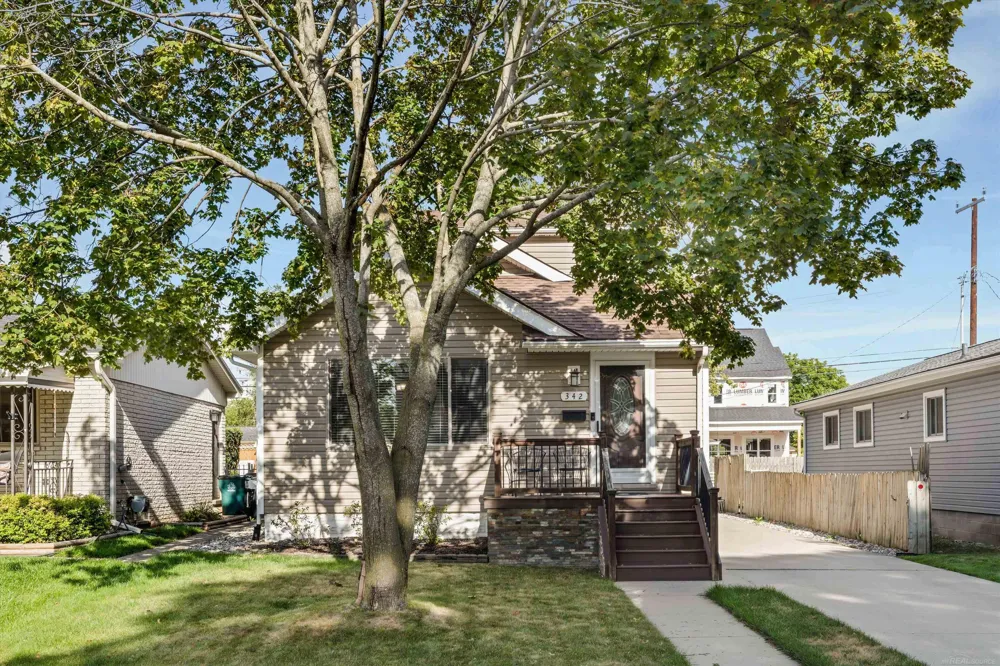 342 Marias Avenue Clawson City, MI 48017