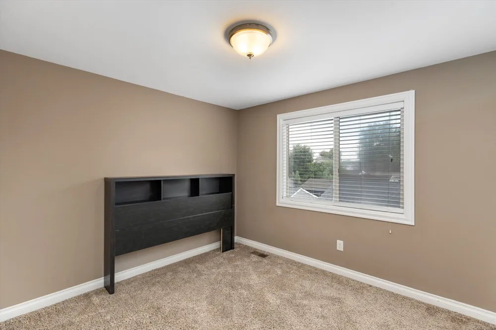 342 Marias Avenue Clawson City, MI 48017