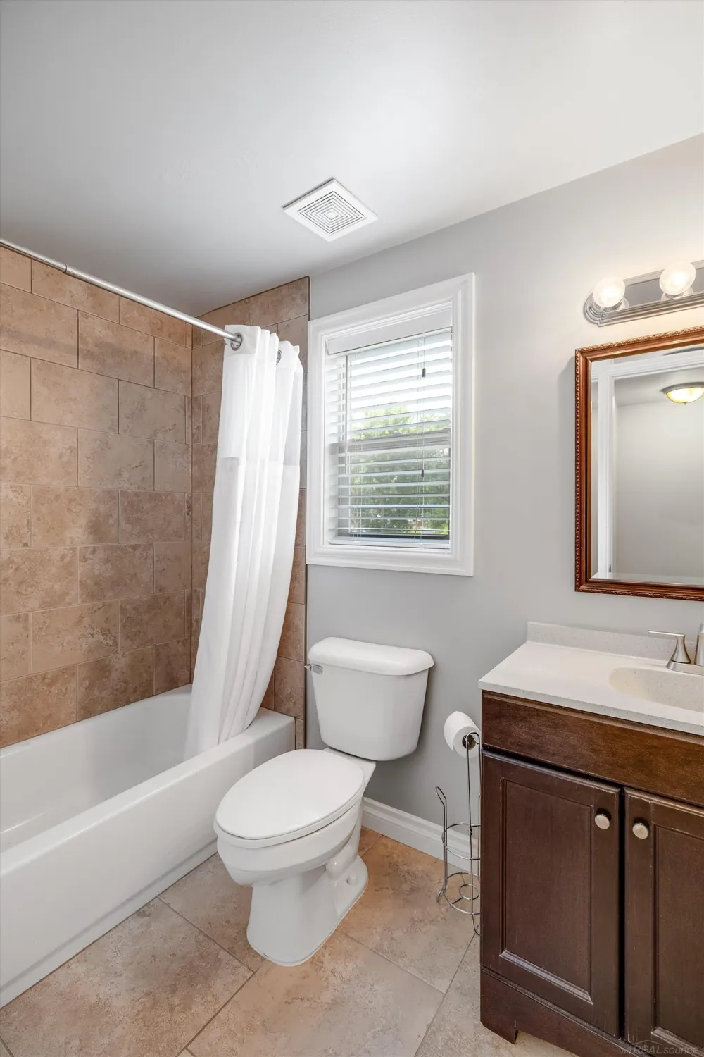 342 Marias Avenue Clawson City, MI 48017
