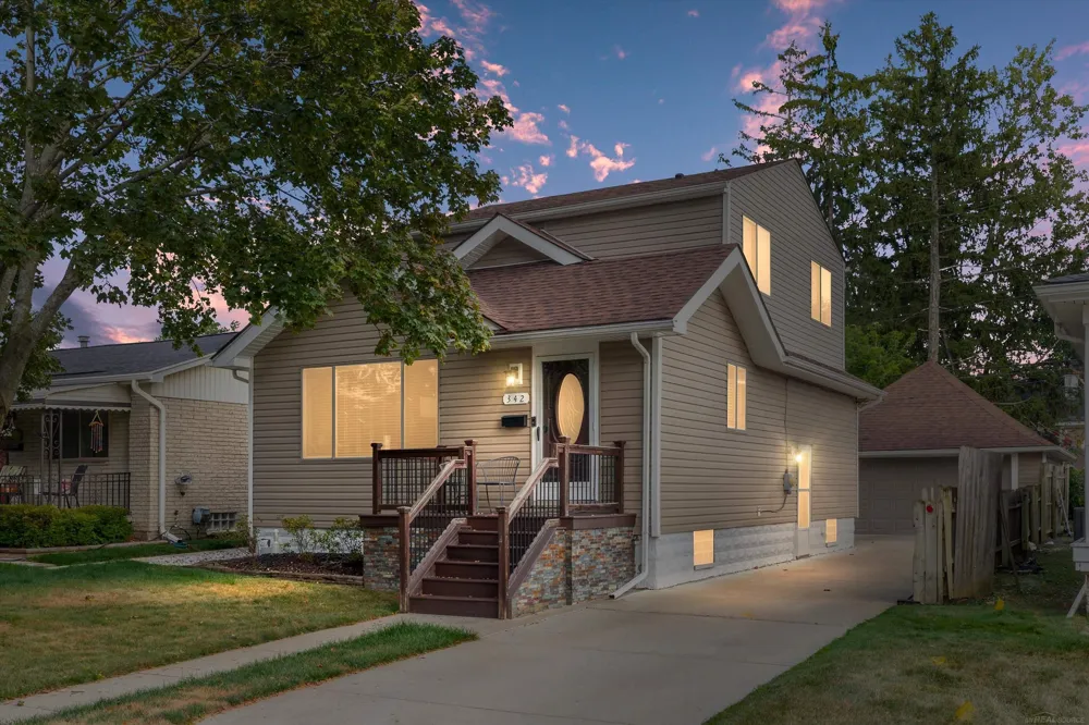 342 Marias Avenue Clawson City, MI 48017