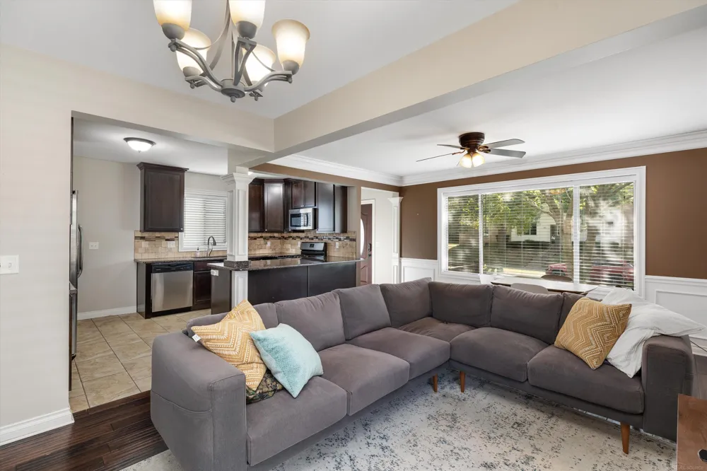 342 Marias Avenue Clawson City, MI 48017