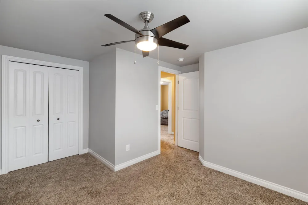 342 Marias Avenue Clawson City, MI 48017