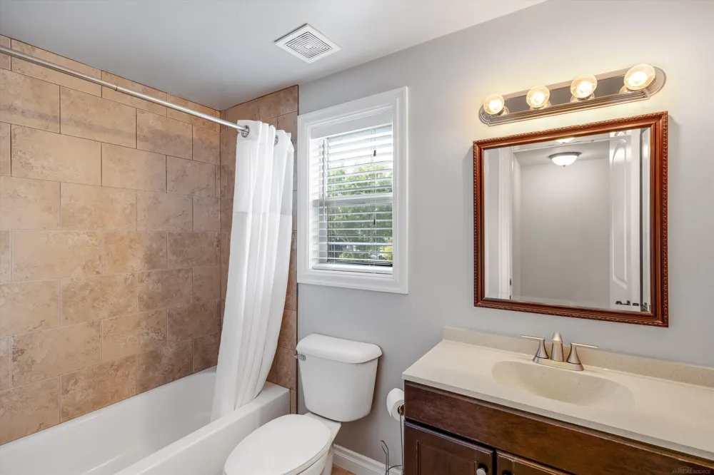 342 Marias Avenue Clawson City, MI 48017