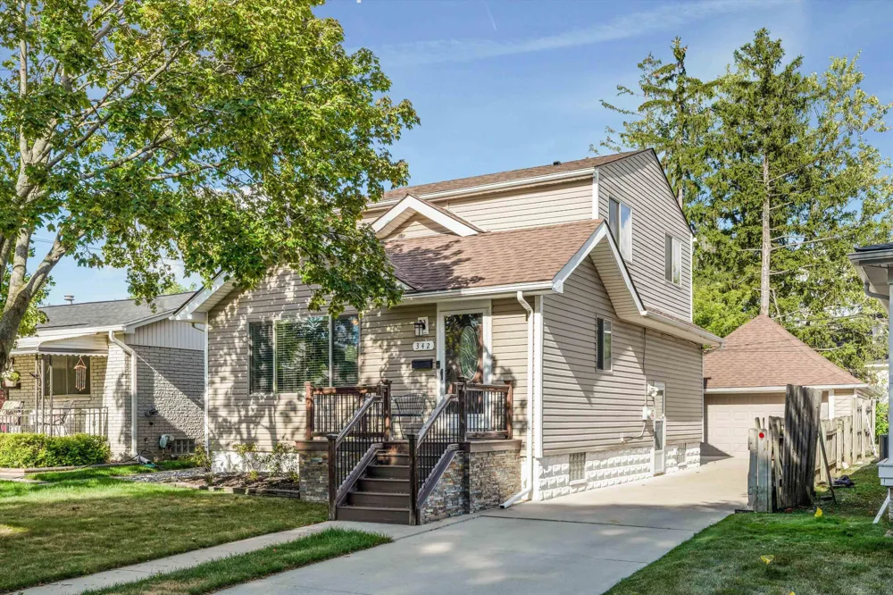 342 Marias Avenue Clawson City, MI 48017