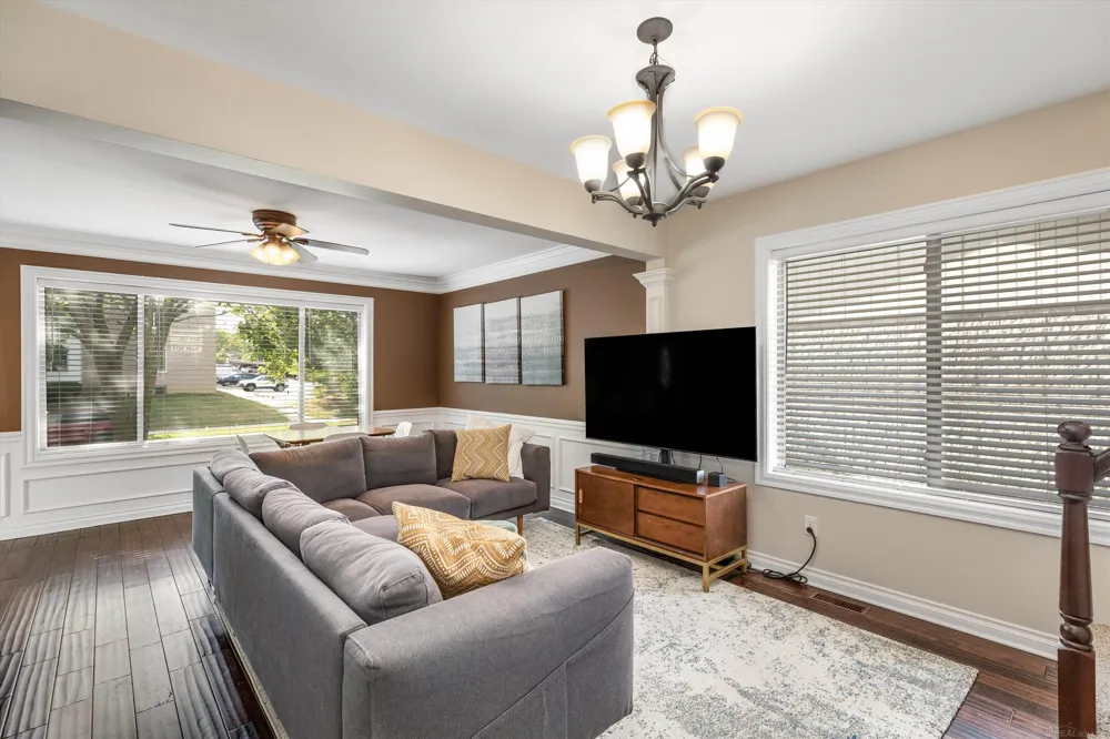 342 Marias Avenue Clawson City, MI 48017
