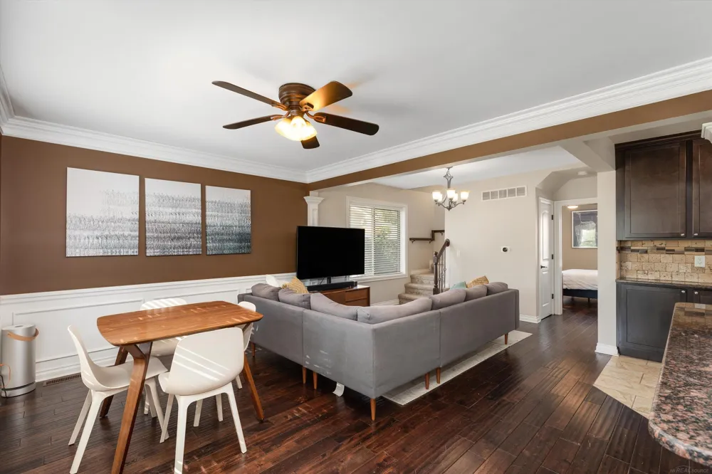 342 Marias Avenue Clawson City, MI 48017