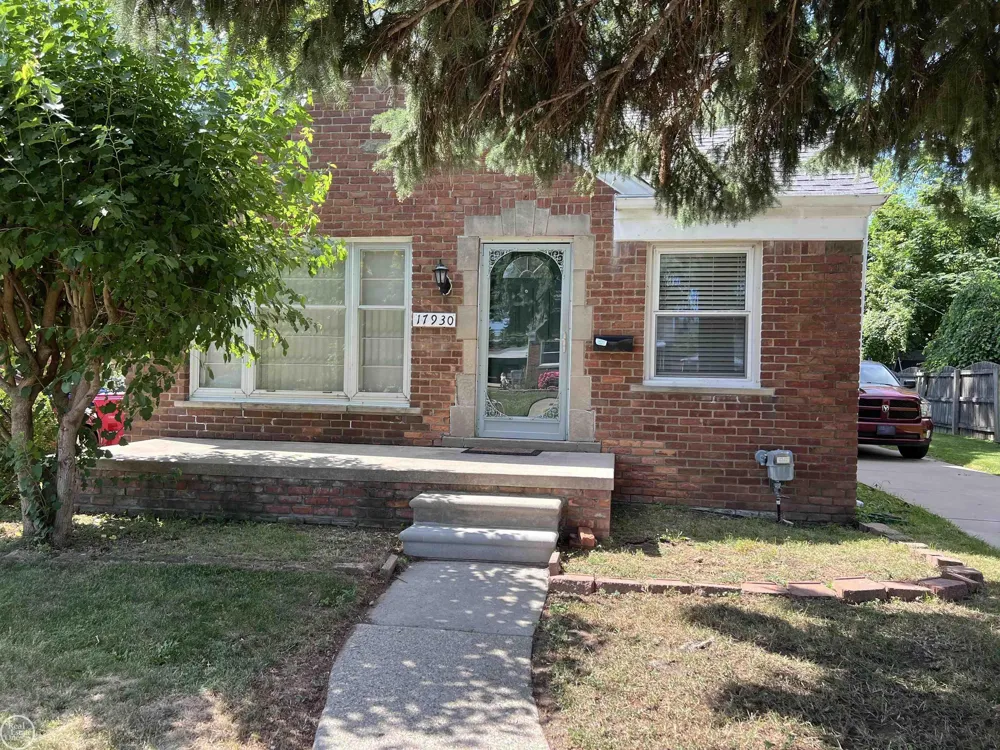 17930 Biehl Street Roseville City, MI 48066