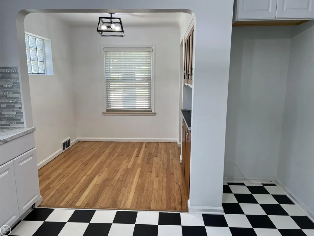 17930 Biehl Street Roseville City, MI 48066
