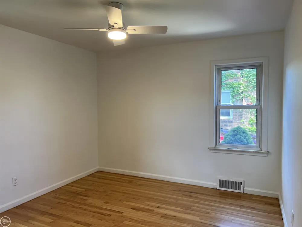 17930 Biehl Street Roseville City, MI 48066