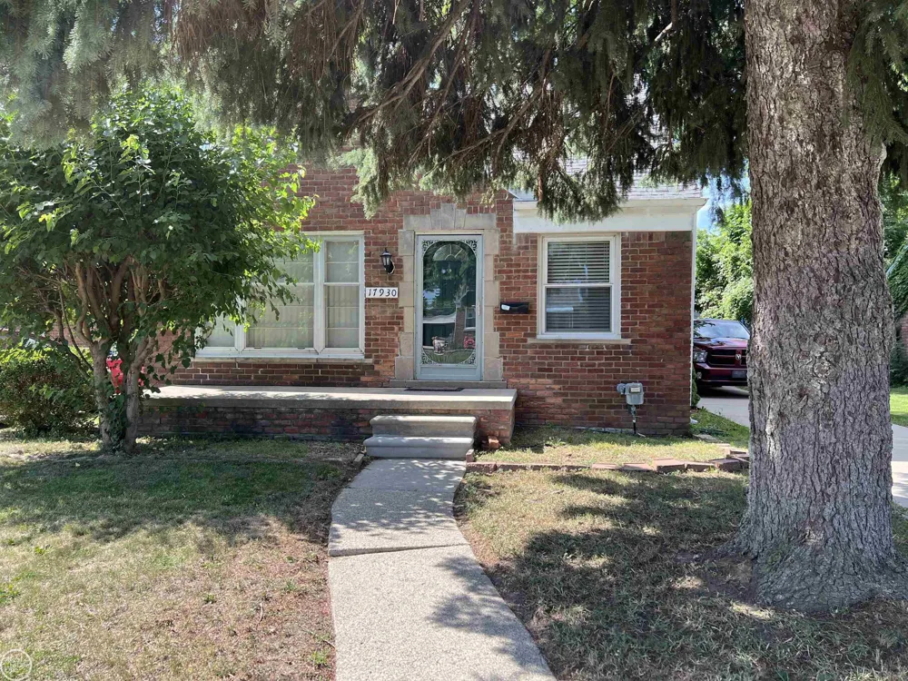 17930 Biehl Street Roseville City, MI 48066