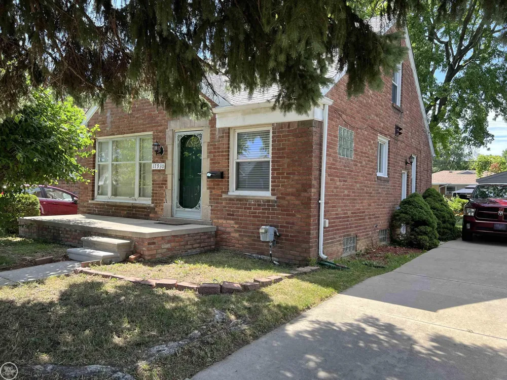 17930 Biehl Street Roseville City, MI 48066