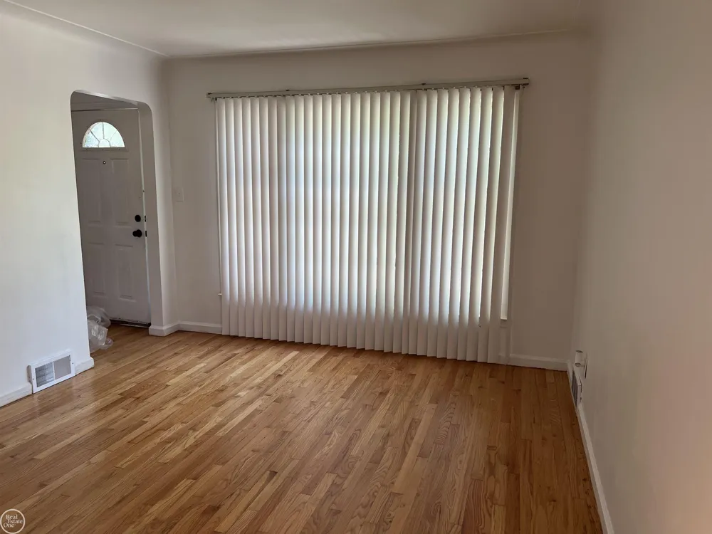 17930 Biehl Street Roseville City, MI 48066
