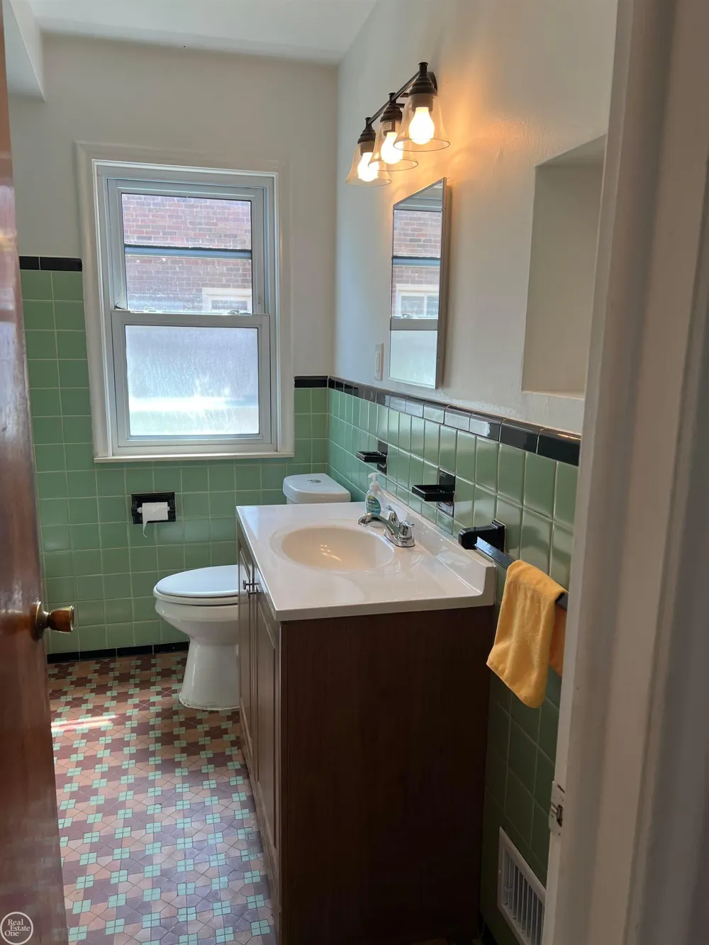 17930 Biehl Street Roseville City, MI 48066