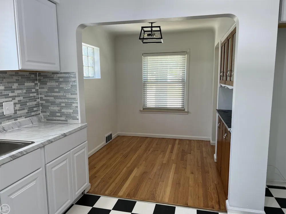 17930 Biehl Street Roseville City, MI 48066