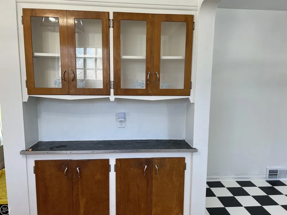 17930 Biehl Street Roseville City, MI 48066