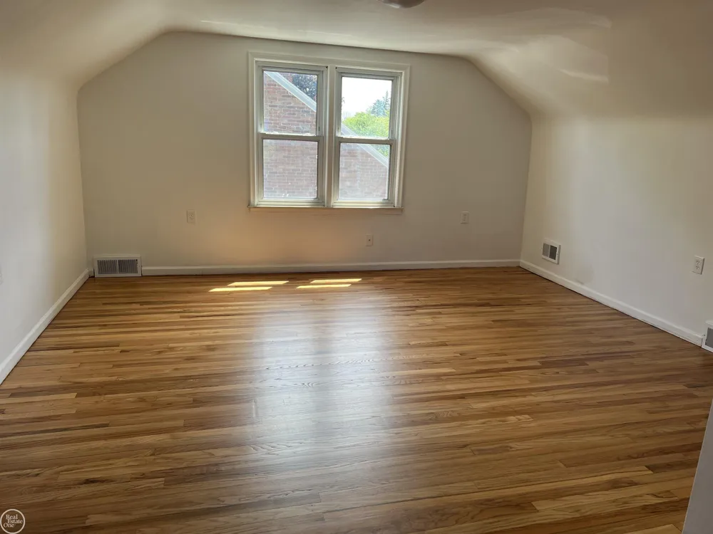 17930 Biehl Street Roseville City, MI 48066