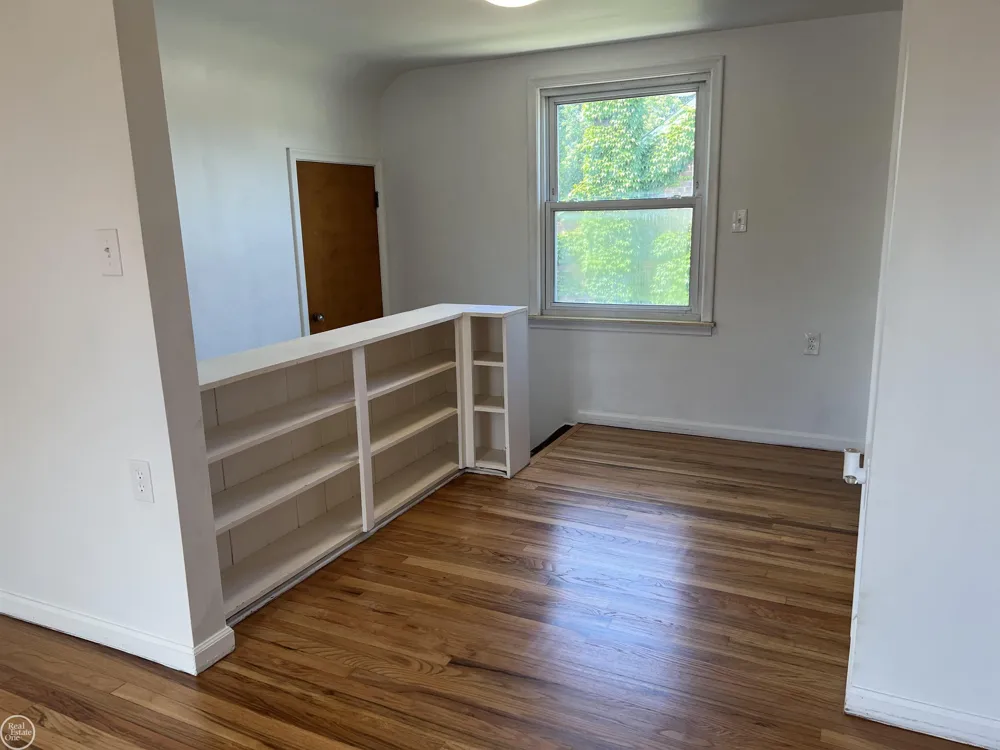 17930 Biehl Street Roseville City, MI 48066