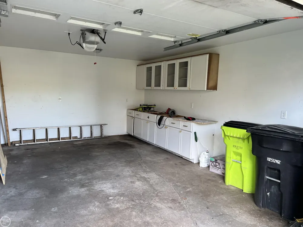 17930 Biehl Street Roseville City, MI 48066