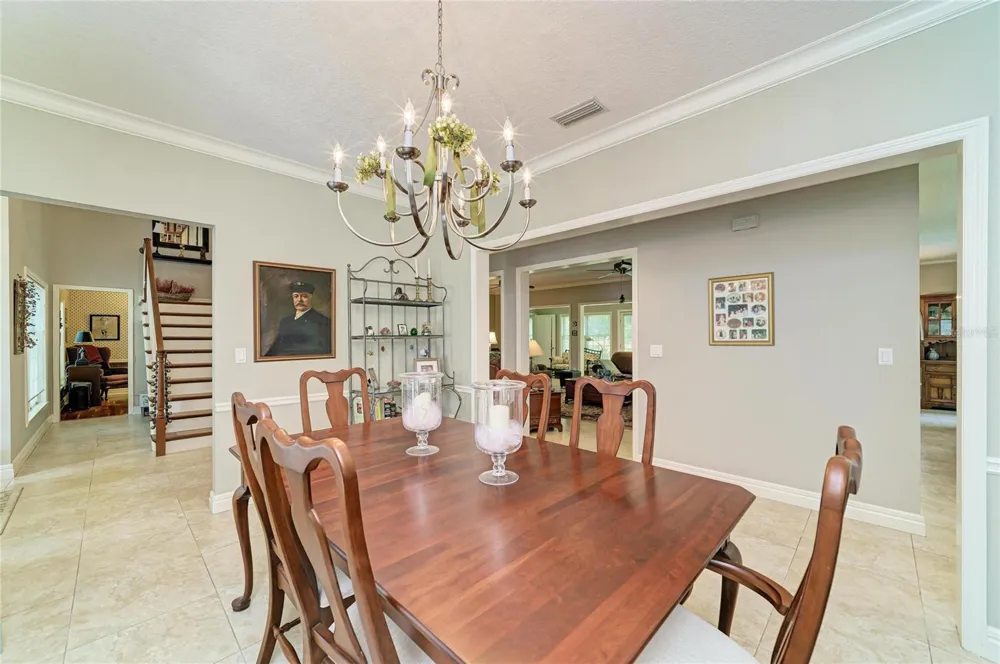 3706 AVENIDA MADERA Bradenton, FL 34210