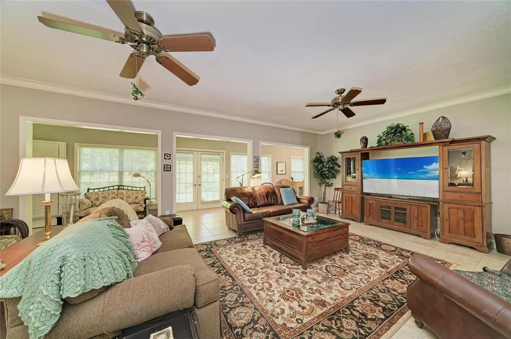 3706 AVENIDA MADERA Bradenton, FL 34210