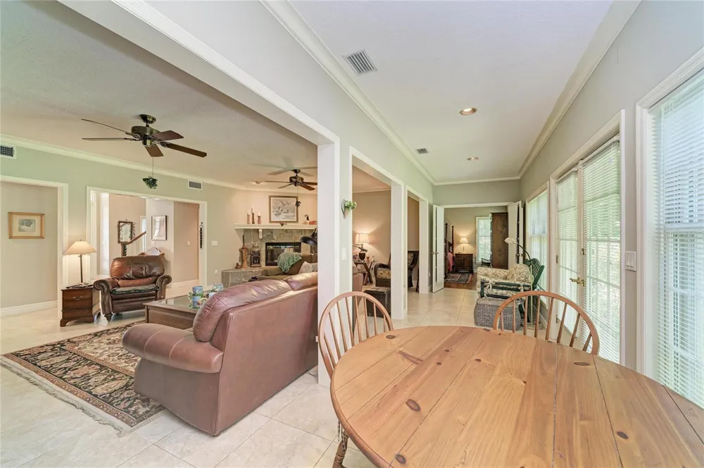 3706 AVENIDA MADERA Bradenton, FL 34210