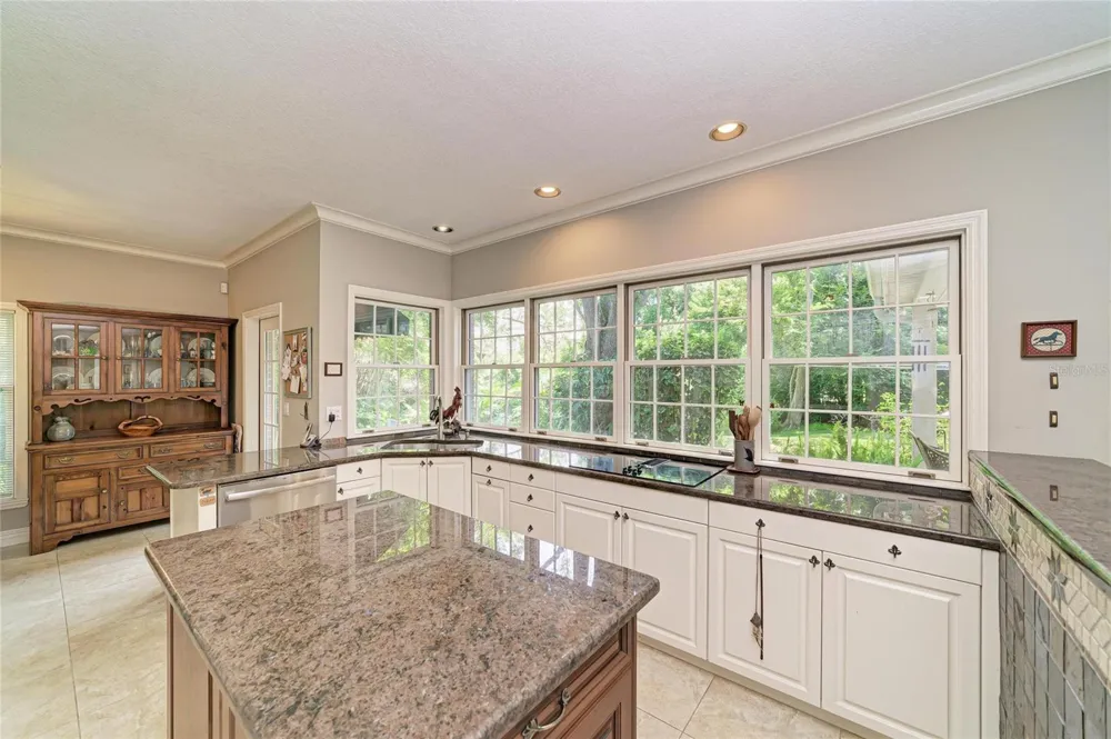 3706 AVENIDA MADERA Bradenton, FL 34210
