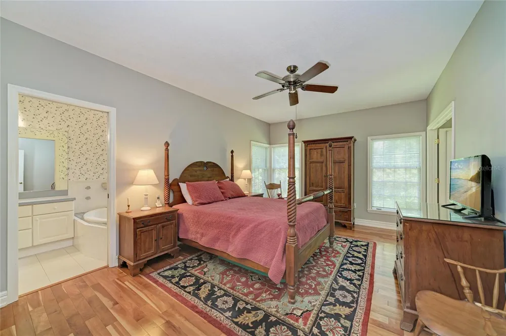 3706 AVENIDA MADERA Bradenton, FL 34210