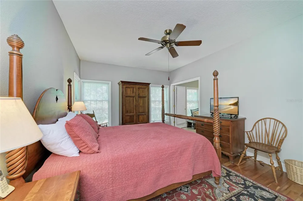3706 AVENIDA MADERA Bradenton, FL 34210