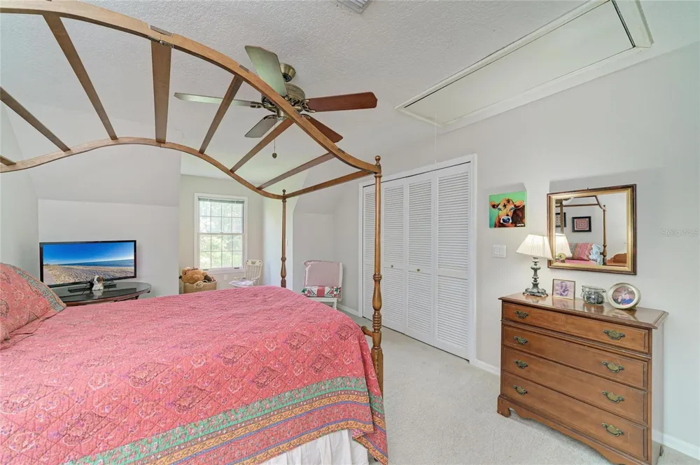 3706 AVENIDA MADERA Bradenton, FL 34210